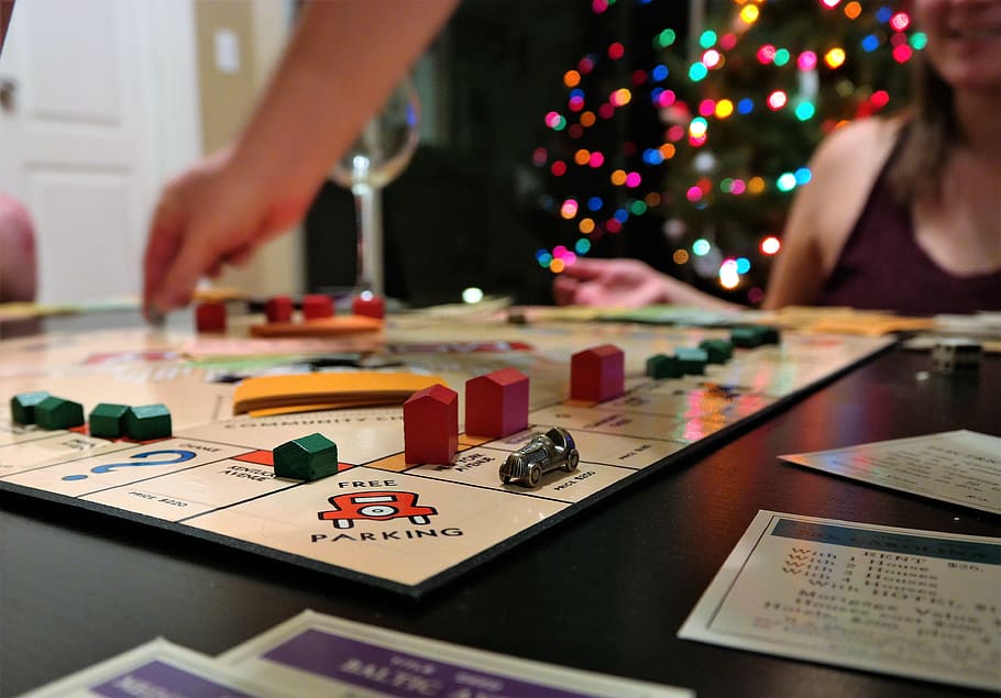 games-monopoly-christmas-board-game